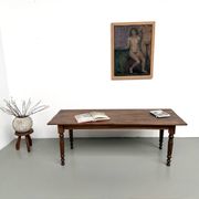 Table de ferme en noyer massif, pieds tournés, 1920
