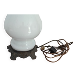 Lampe à pétrole électrifiée en opaline