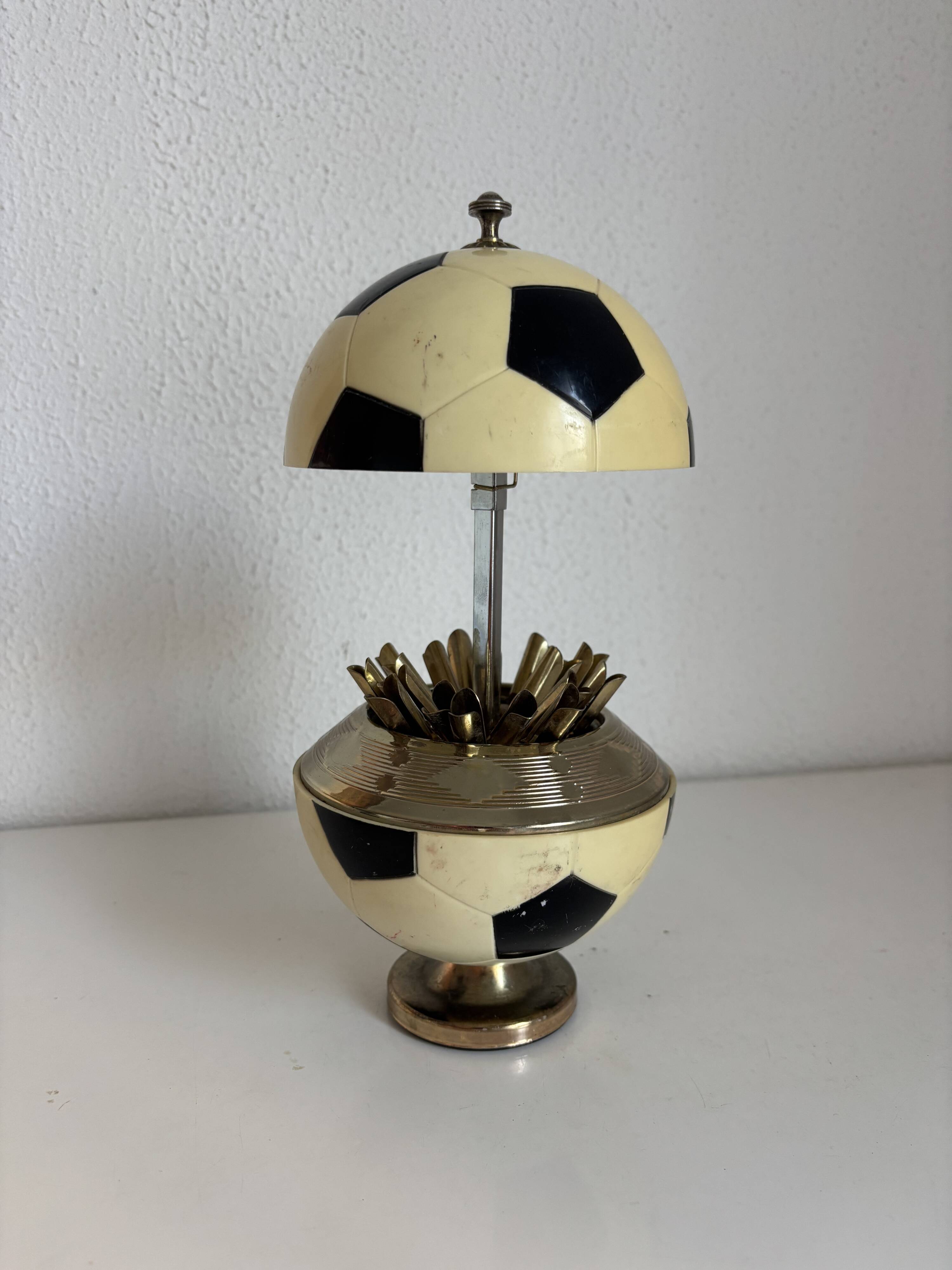 Porte-cigarettes vintage 1960 ballon football distributeur boîte - 16 cm