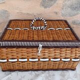 Wicker and scoubidou sewing box