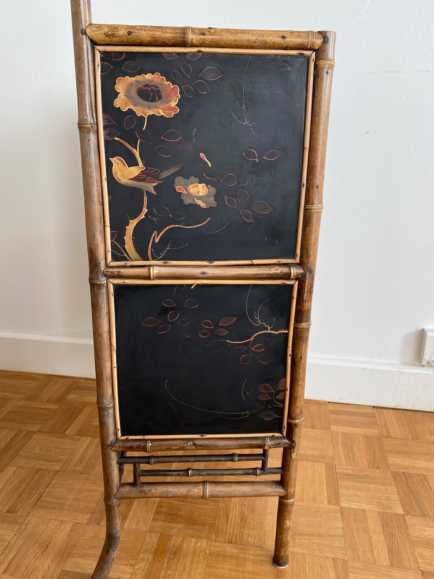 Original Victorian furniture in lacquered bamboo from the 19th century, chinoiserie