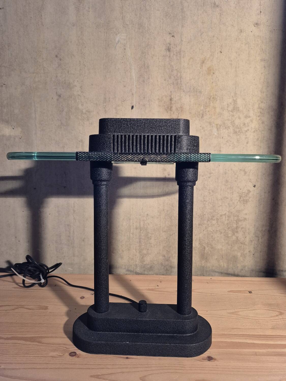 Lampe de banquier postmoderne Robert Sonneman années 1980 noire