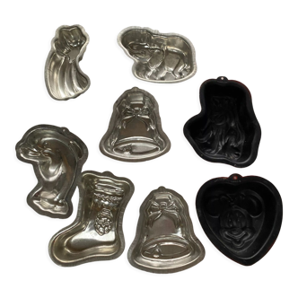 Set of 8 pastry molds