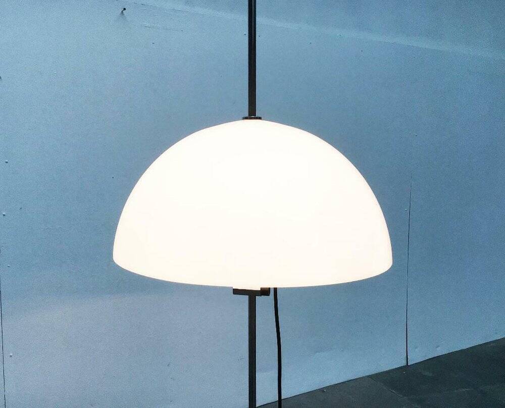 Lampe sur pied de style espace mi-siècle par Gino Sarfatti pour Artimeta, années 1960
