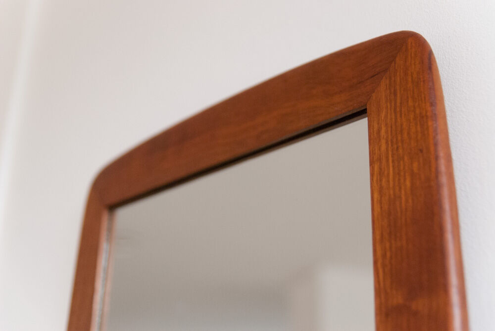 Scandinavian mirror rounded