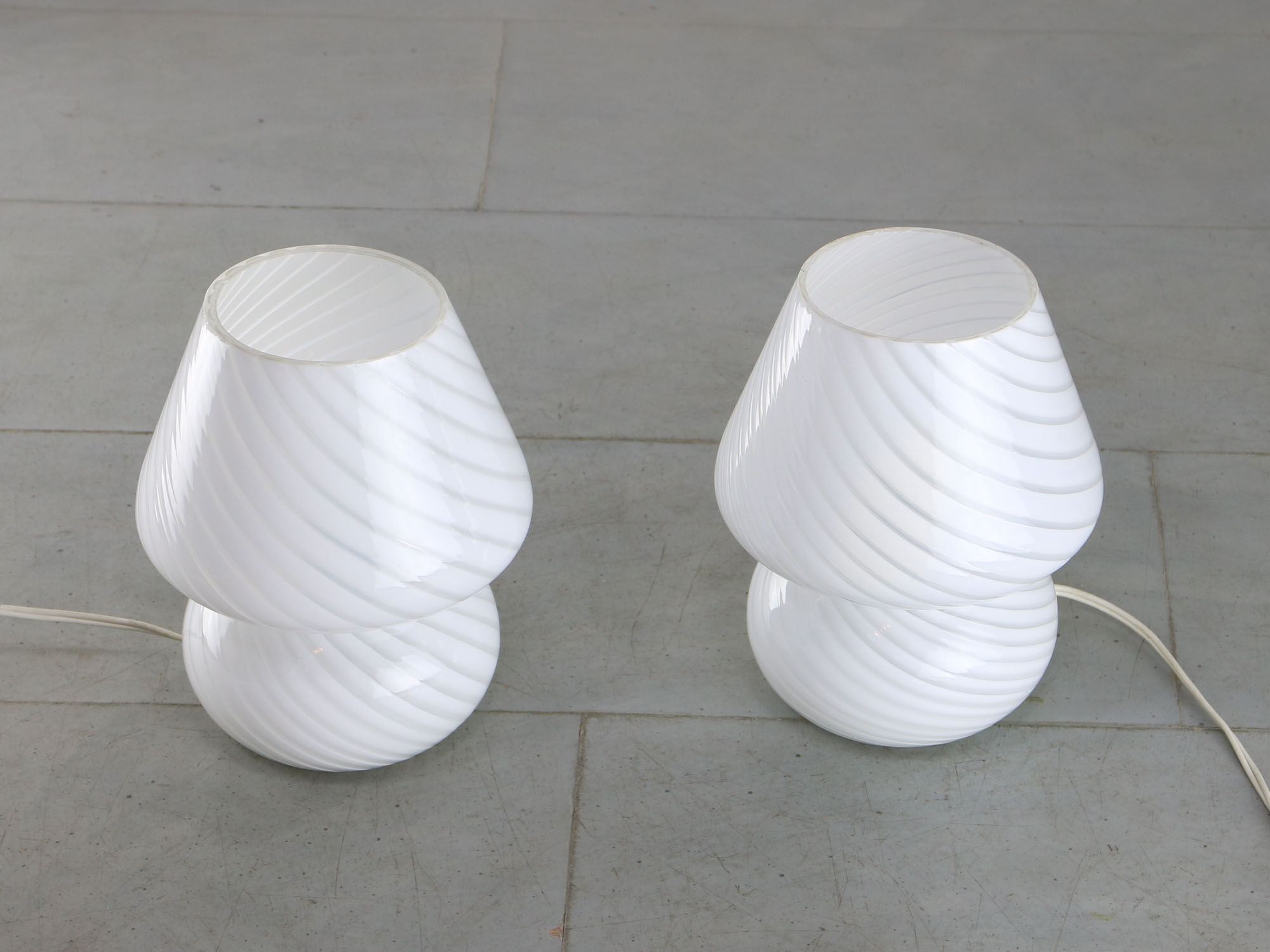 Vintage Murano mushroom swirl table lamp, 70s