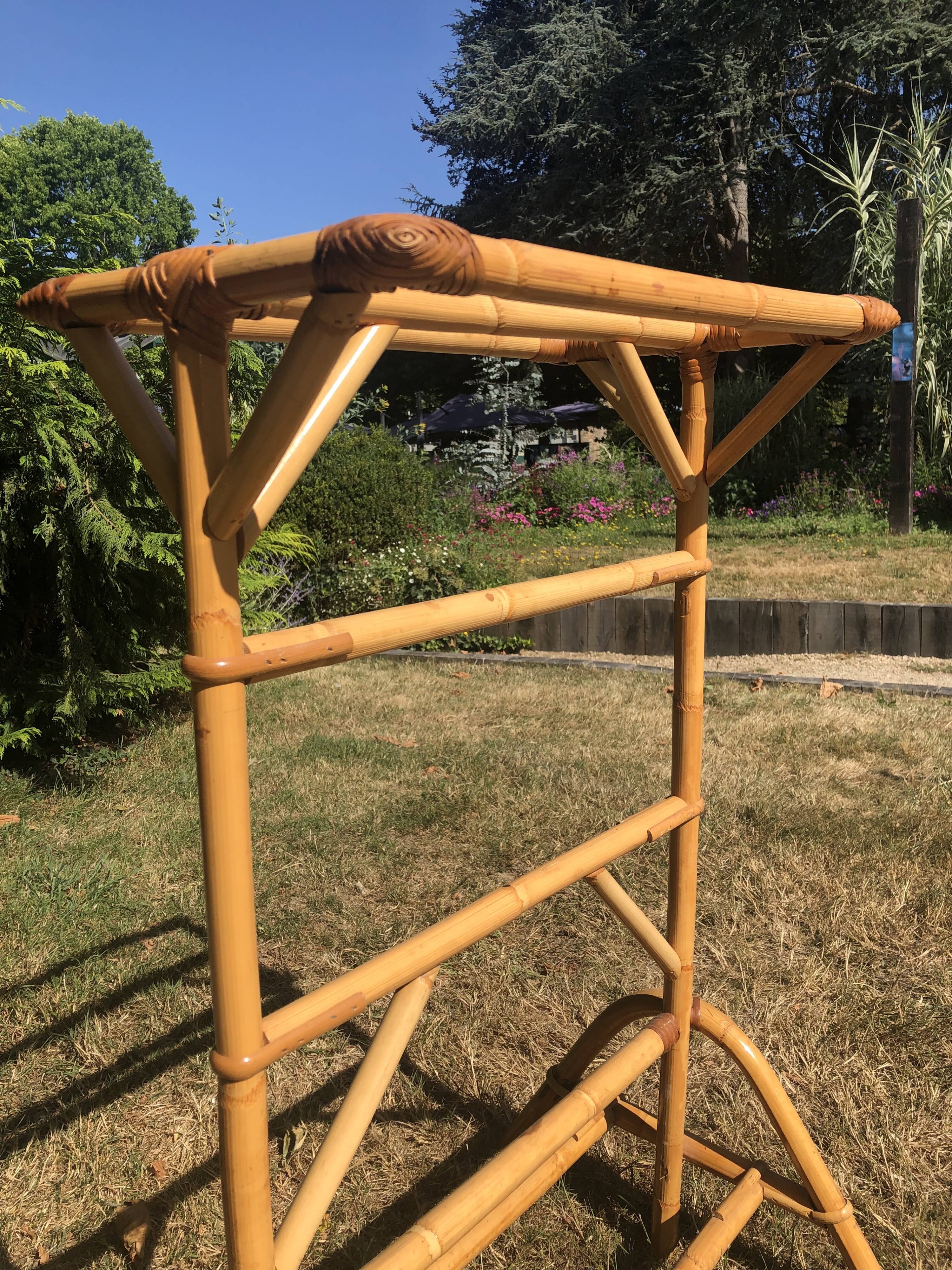 Valet, bamboo towel rail