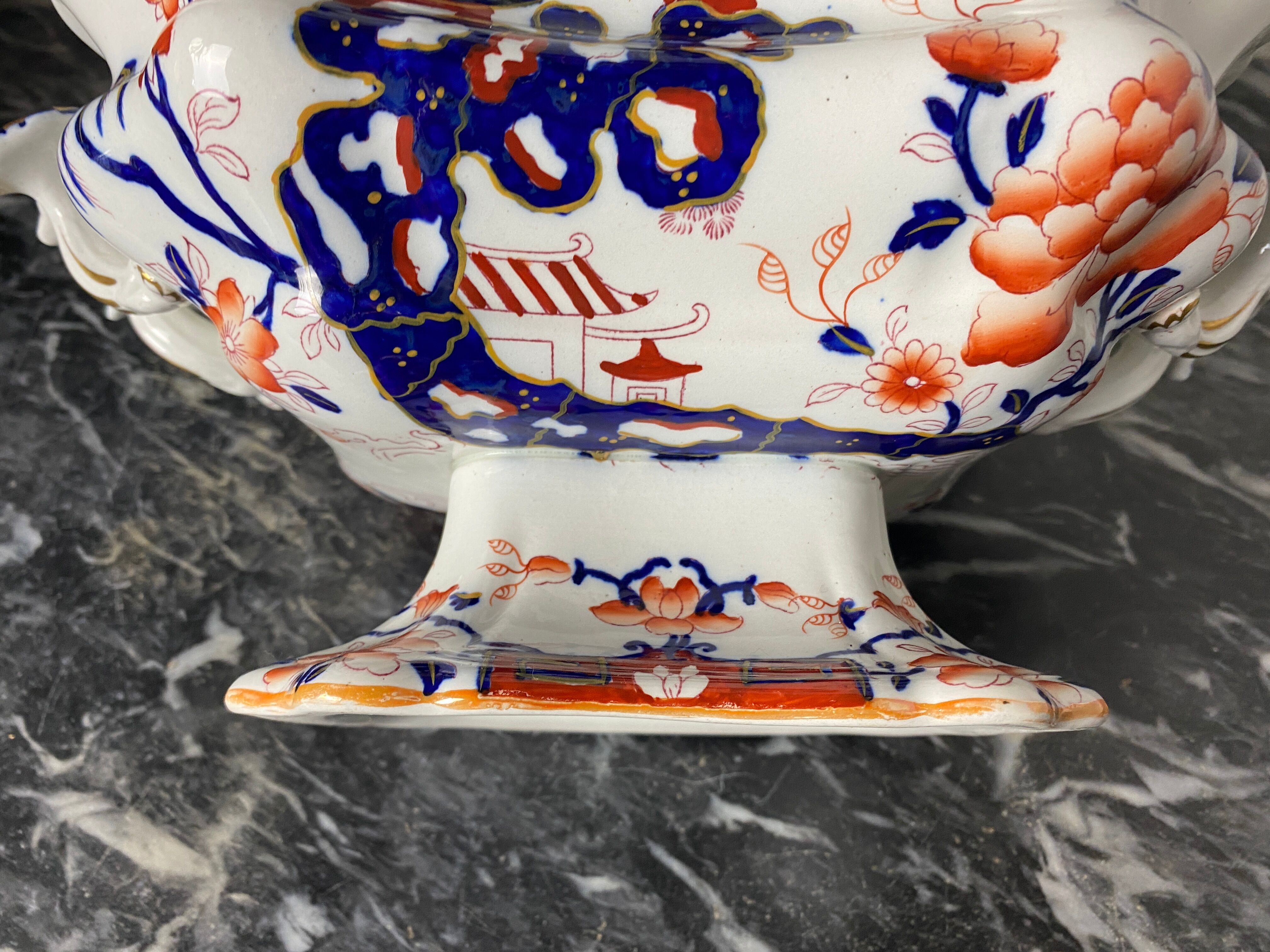 Old Imari cup stamped "Mason" in iron earth