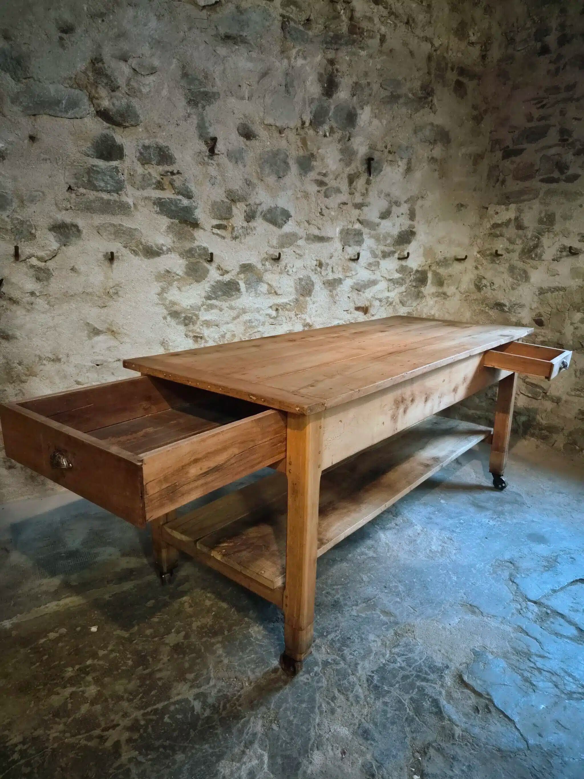 Îlot de cuisine ancien en bois de cerisier avec 3 tiroirs
