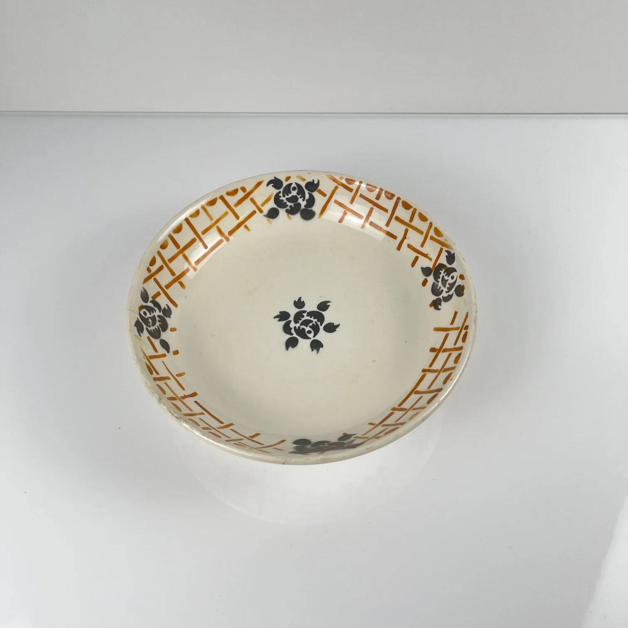 Plate on foot, ironstone, Badonviller "Roscoff", 1930