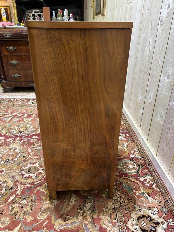 Petite vitrine art deco en noyer et placage