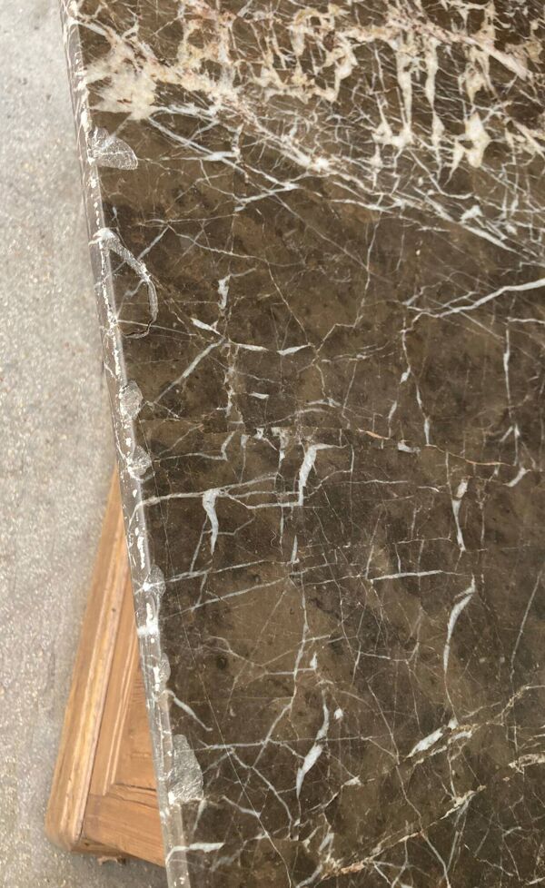 Exceptionnel comptoir de pharmacie en pin massif et marbre (19eme).