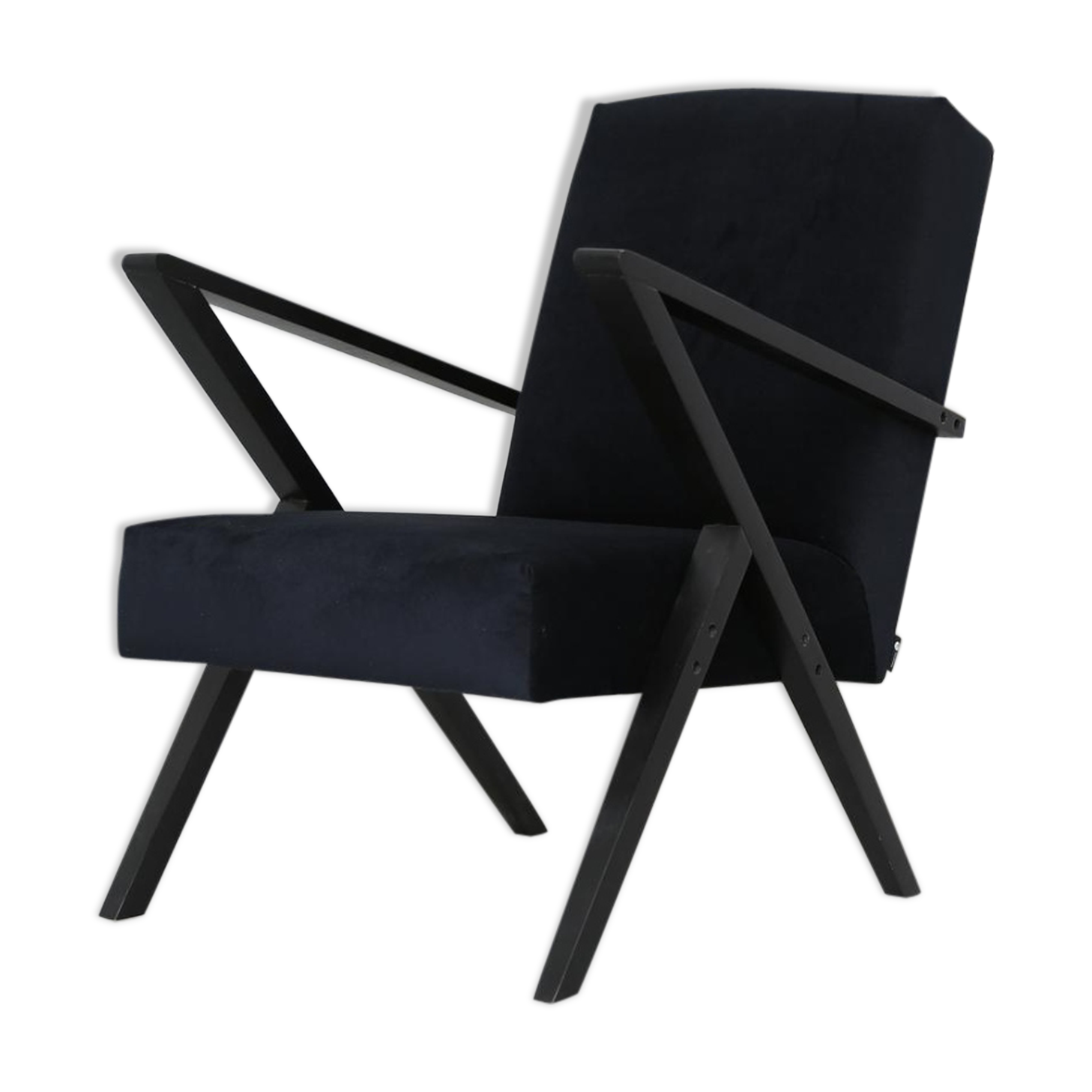 Fauteuil polonais original du milieu du siècle des années 60 en velours noir et cadre en bois noir