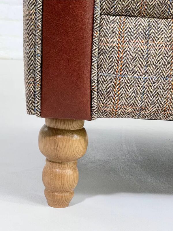 Canapé Chesterfield en cuir, tissu et bois