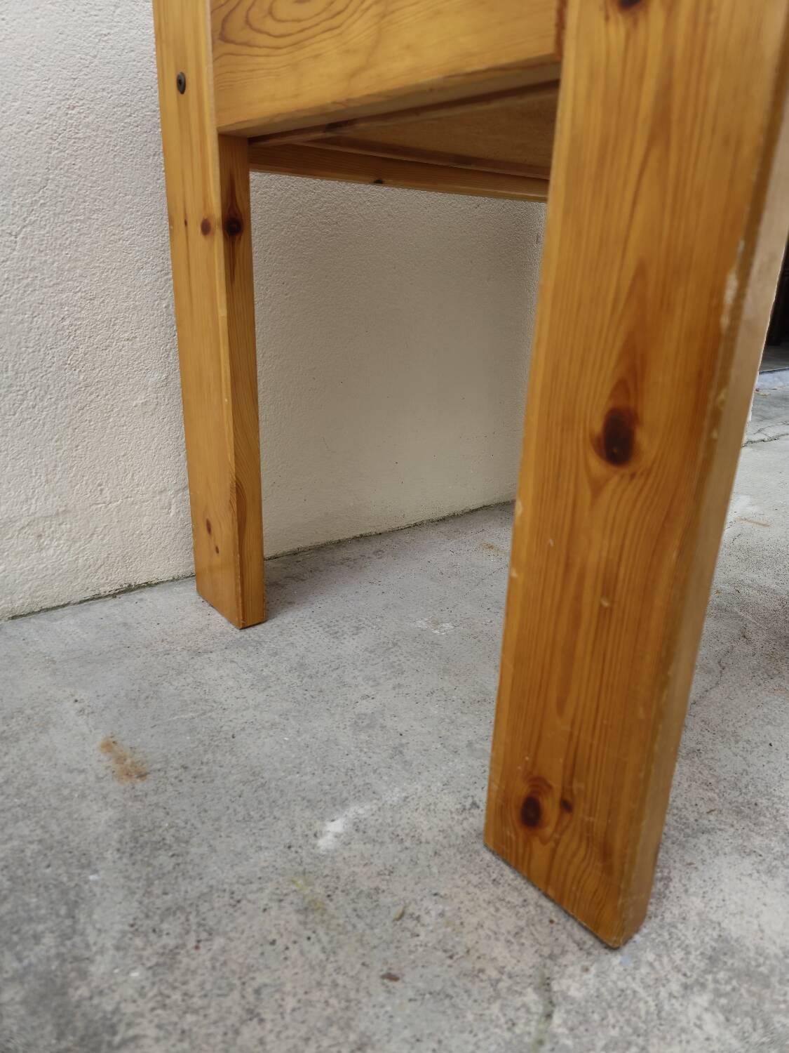 Regain bedside table in vintage pine