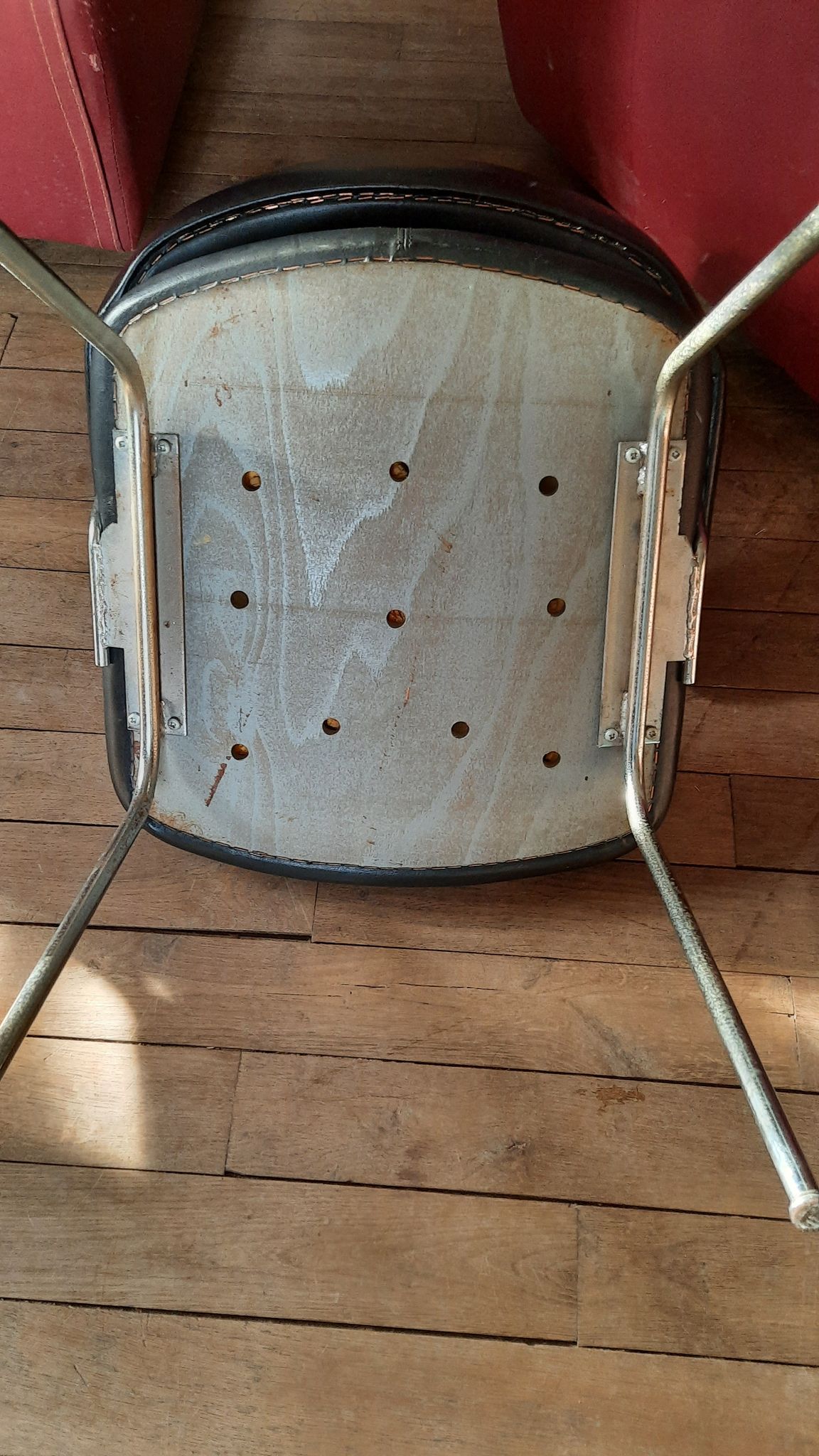 Fauteuil et chaise de bureau année 60 skaï