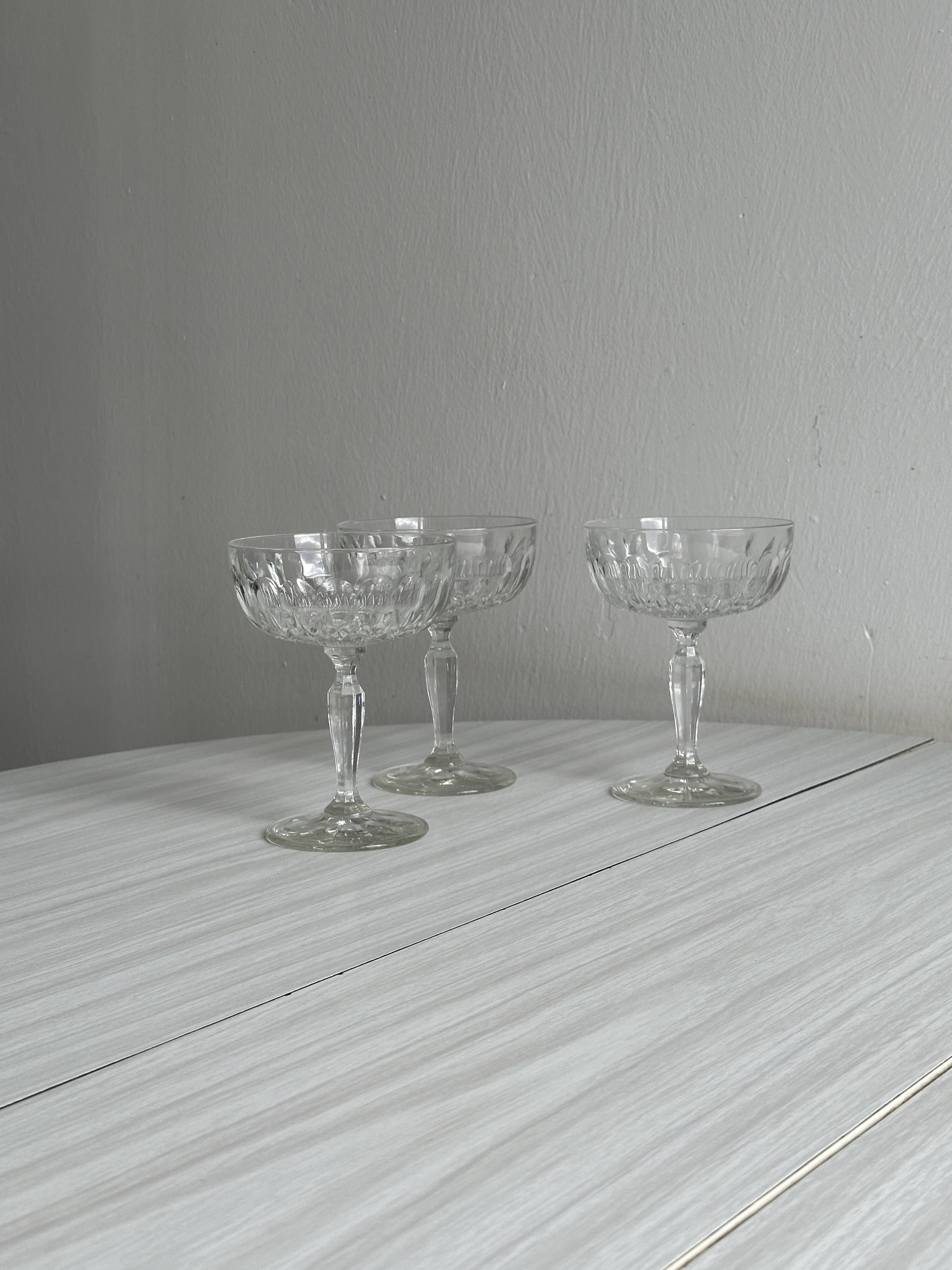 set of 3 chiseled glass glasses