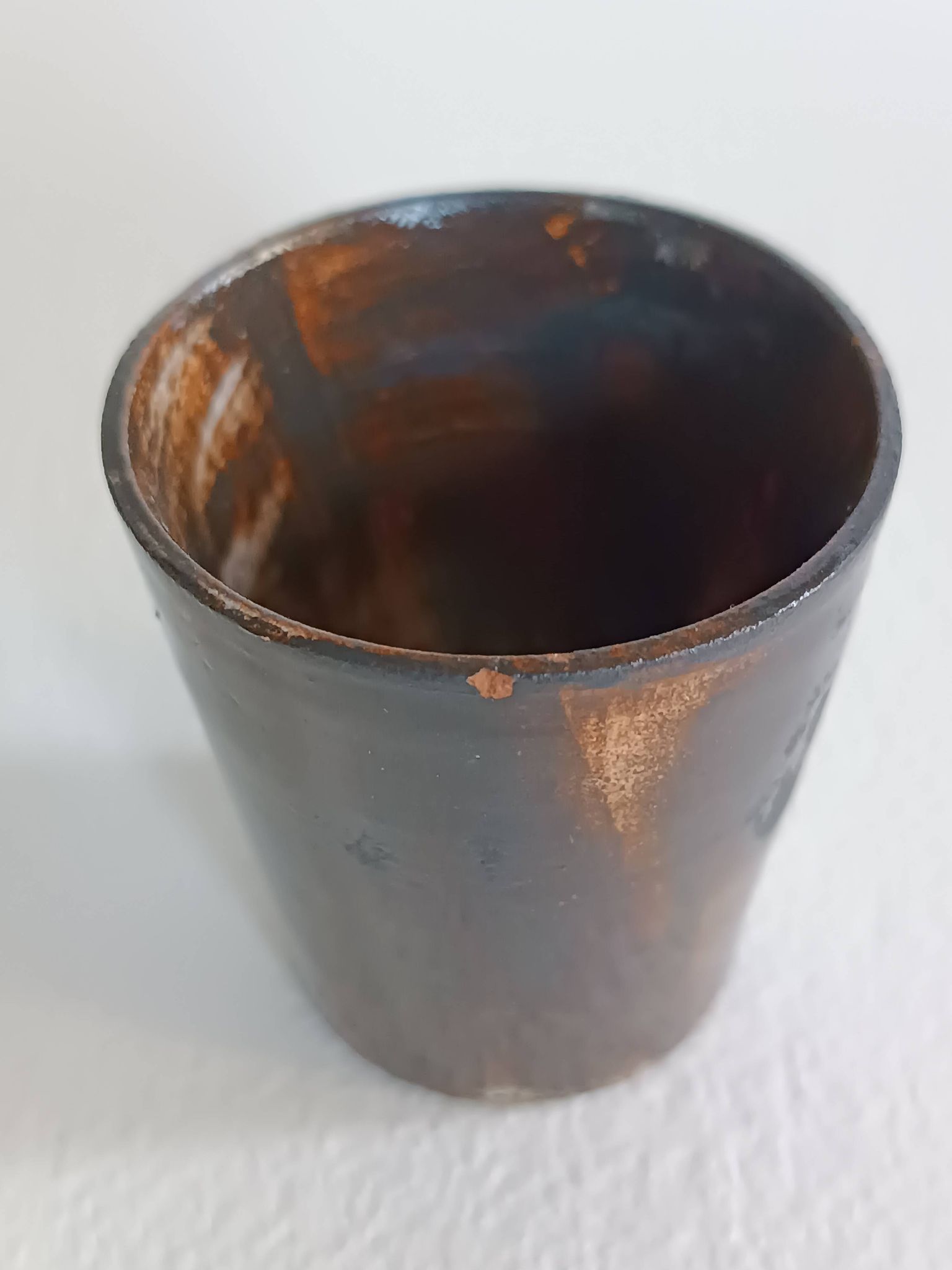 Une bouteille et six gobelets en céramique Gérard Hofmann Vallauris 1950
