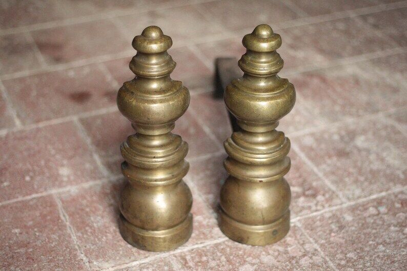Chenets vintage, paire de chenets, accessoire cheminée, chenets laiton et fonte, andirons