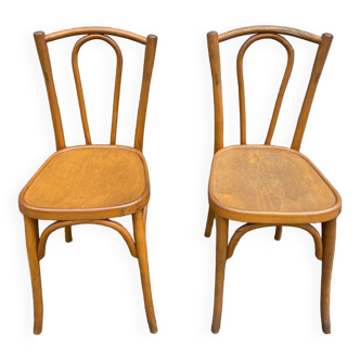Paire de chaises dans le style de Thonet numéro 56