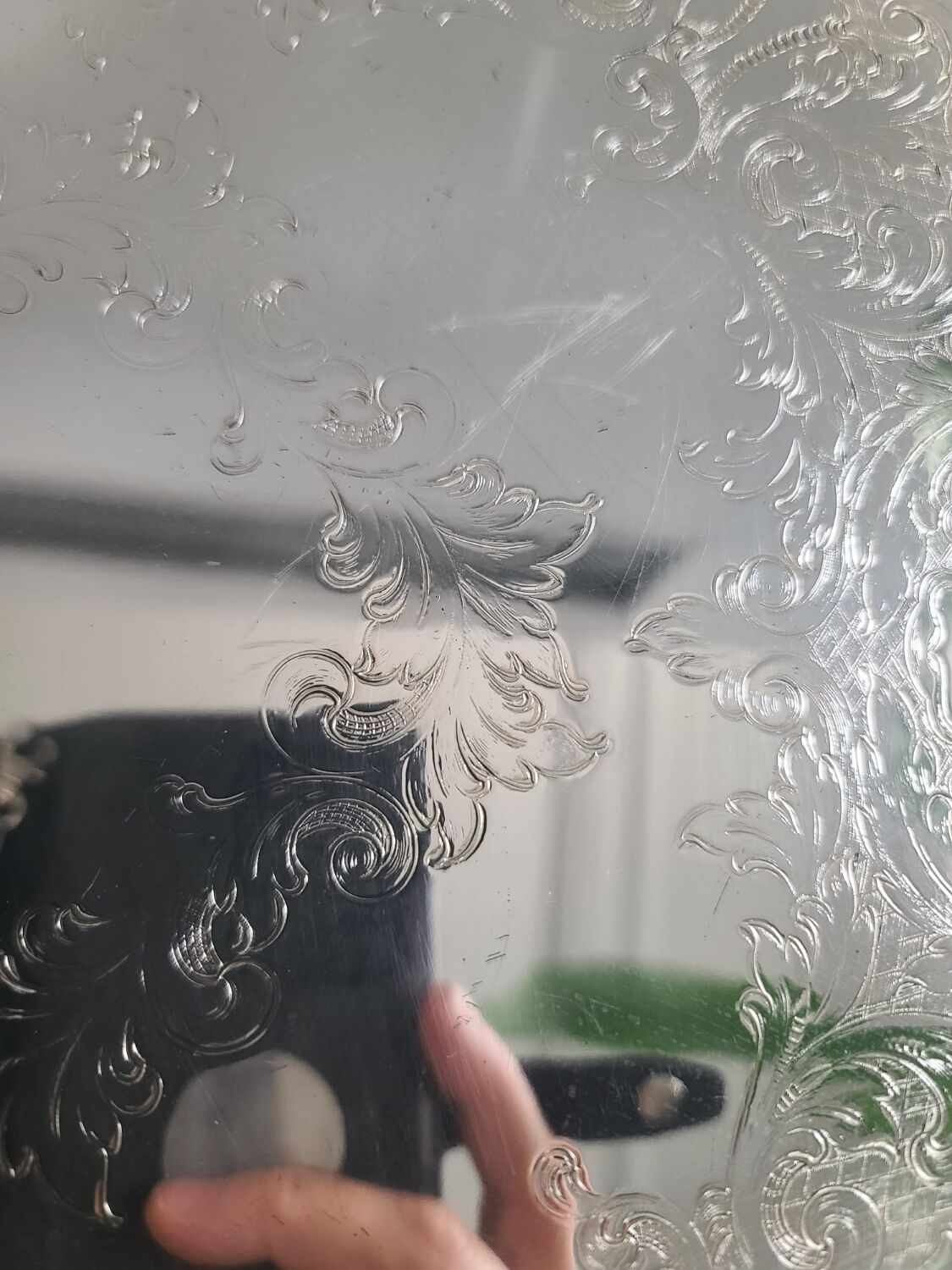 Round silver tarnish-resistant tray