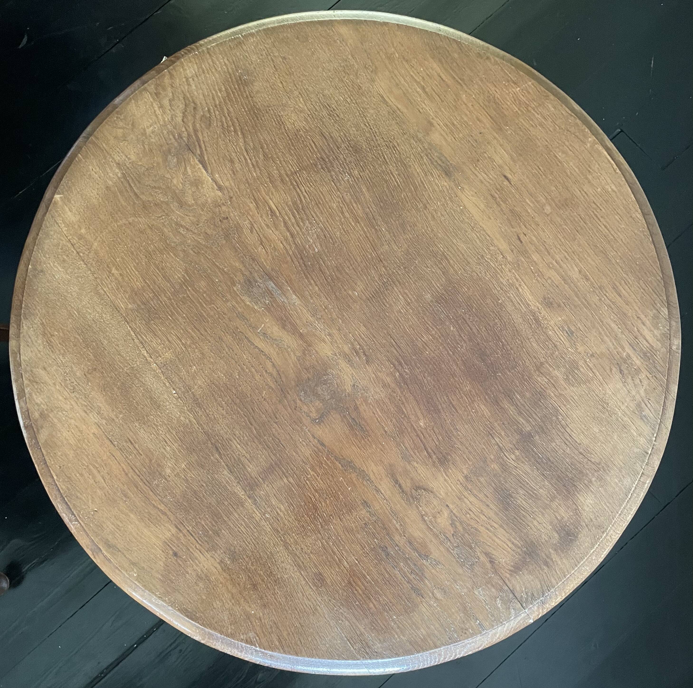 Table d'appoint Art Déco ronde en chêne