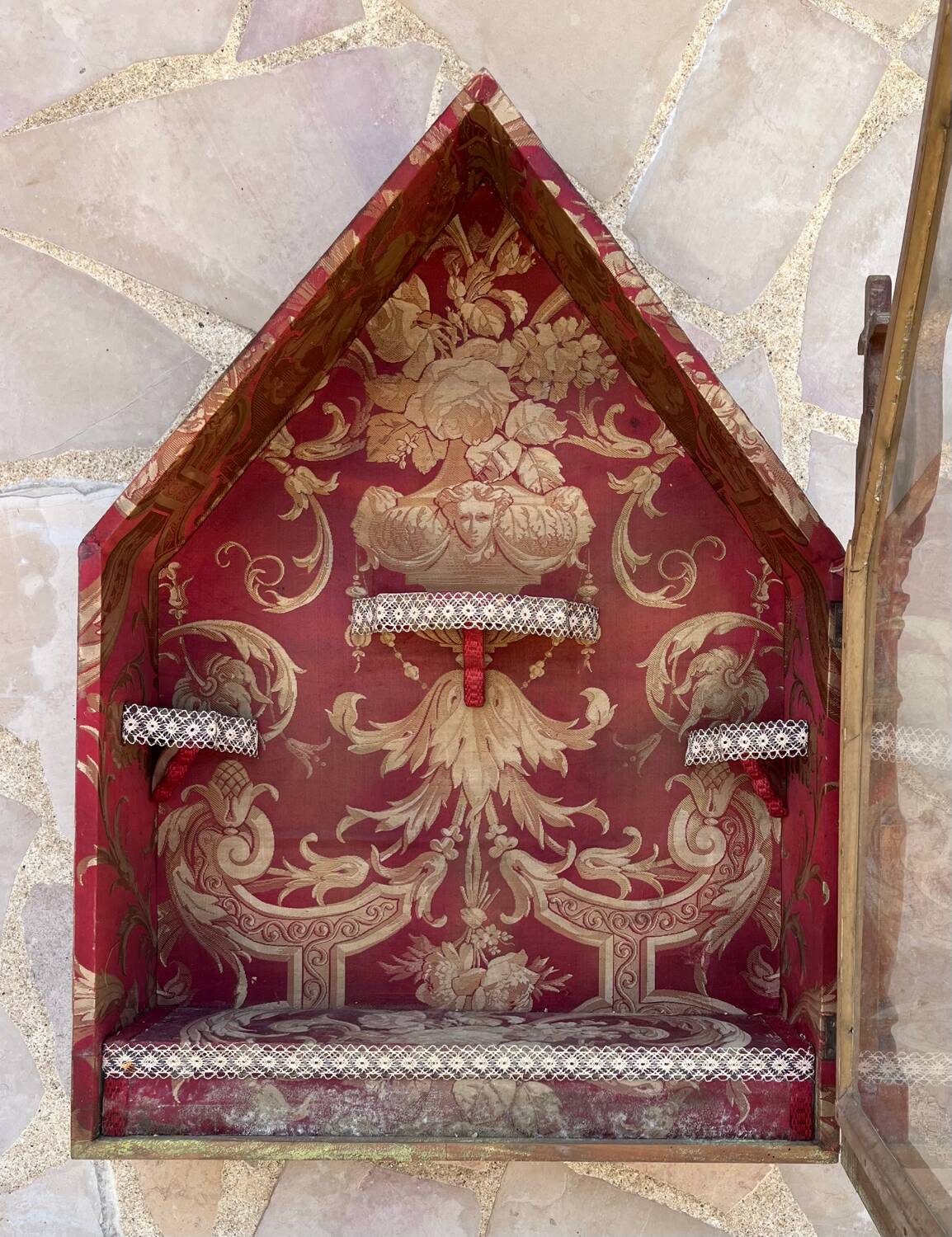 Reliquaire ancien en bois