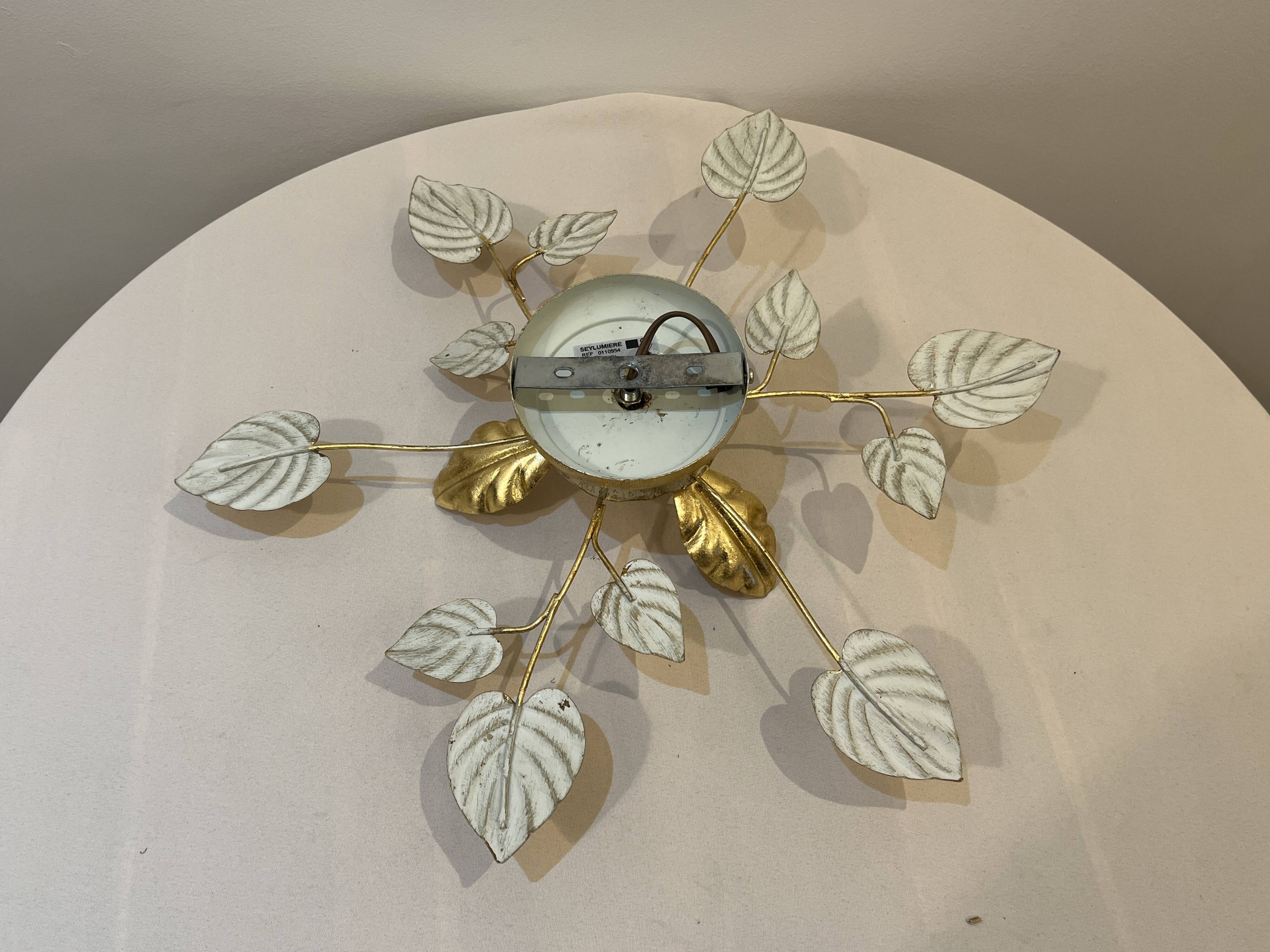 Gold leaf metal flower wall sconce 1970s 1980s Hollywood Regency Masca leaf
