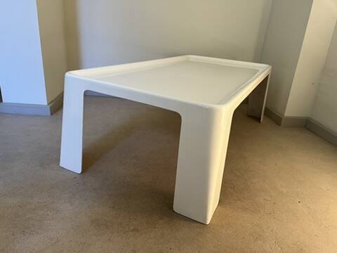 Coffee table in the style of Mario Bellini, Space Age 70s.