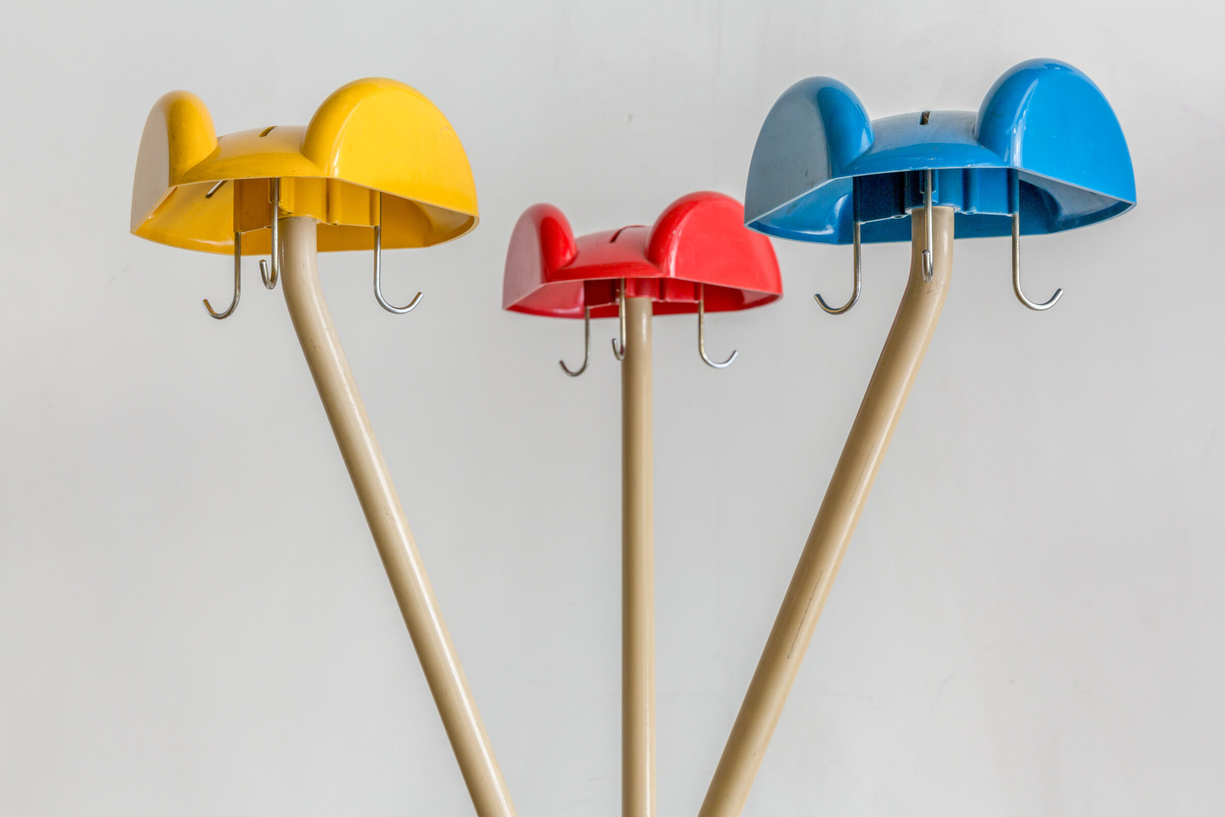 wearing coats by Enzo husband tricorno, Danese edition 1980