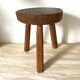 Tabouret en bois tripode ferme vintage