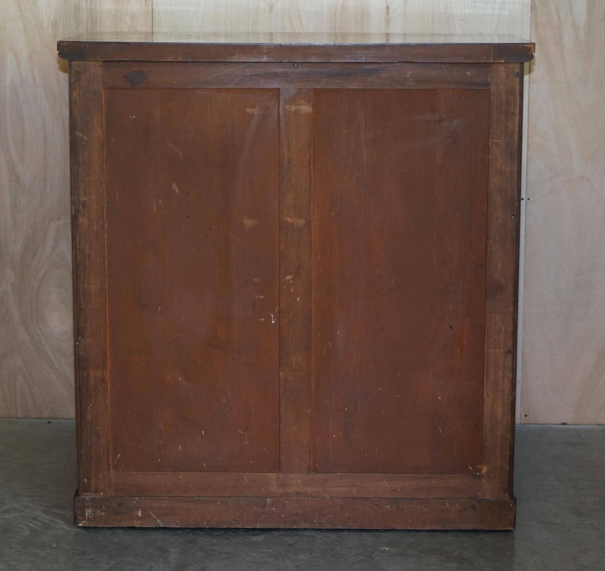 Victorian commode in flame wood with four drawers