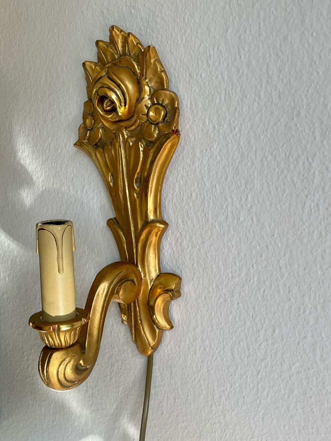 Pair of vintage gilded wood electric wall sconces