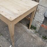 Table de ferme à tiroir