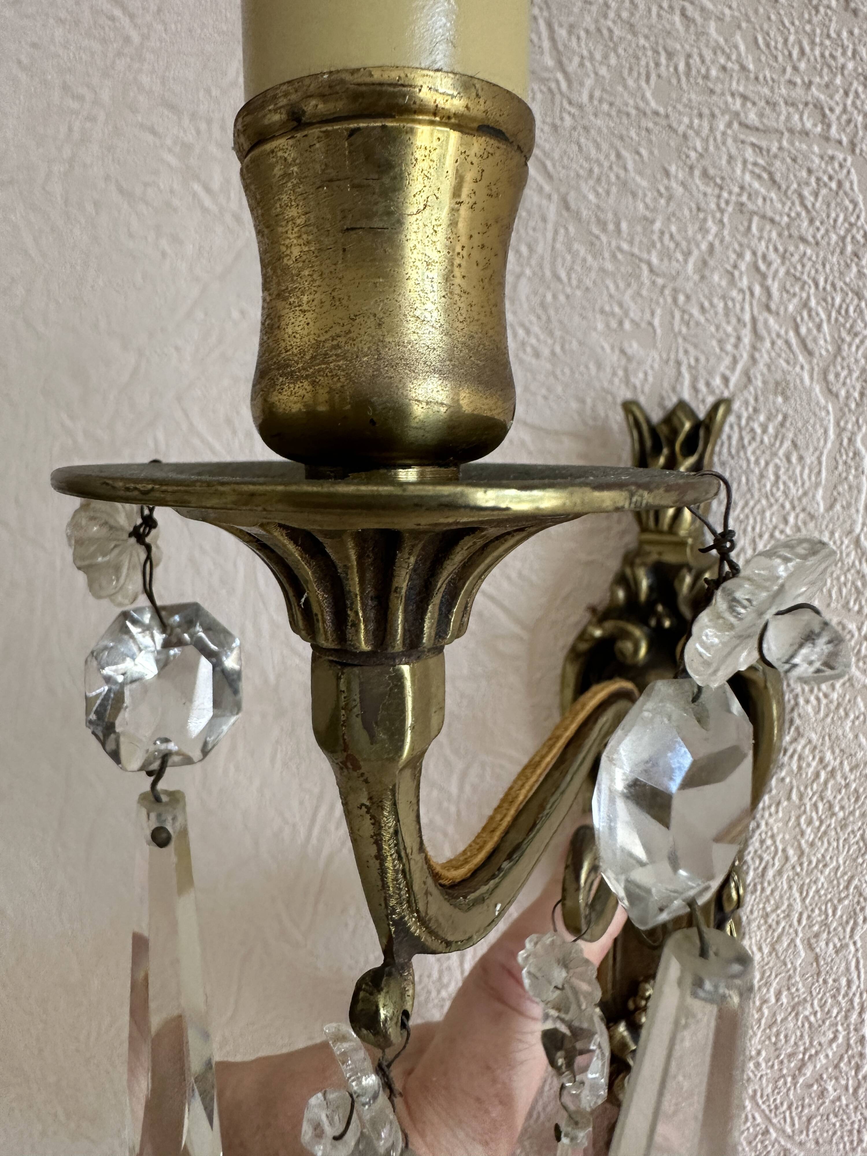 Pair of bronze wall lights with crystal pendants – Louis XV style