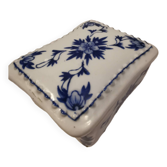 Jewelry box, ring holder, empty pockets, white and blue porcelain candy box