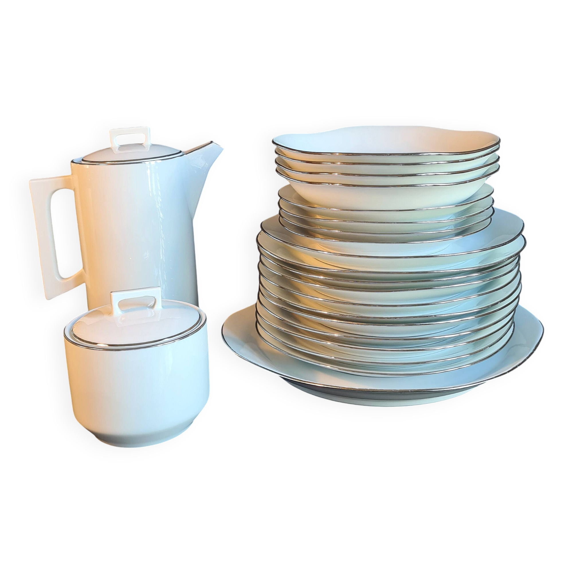 Art Deco dinner service in Fine Limoges Porcelain, signed "M&S"