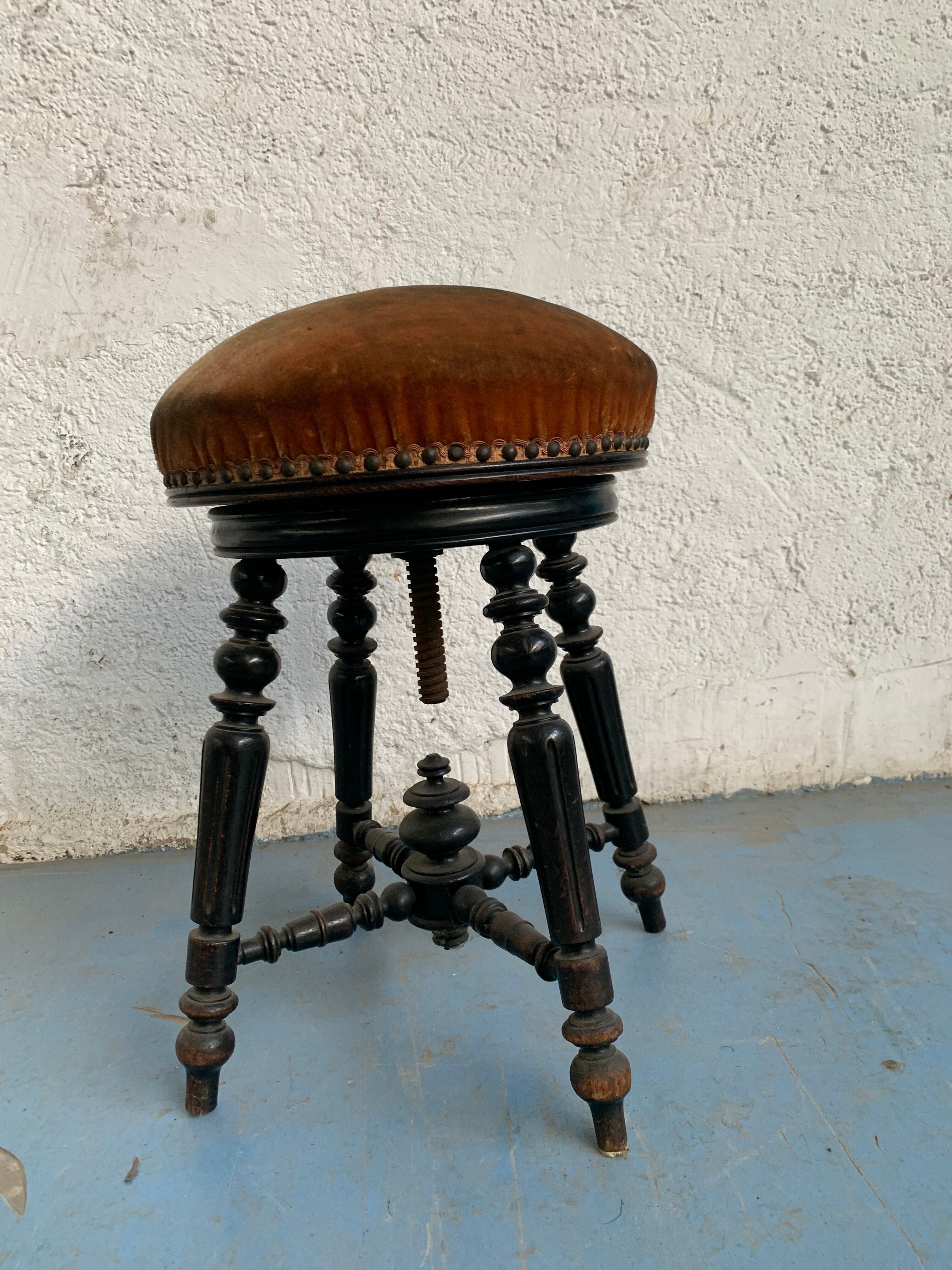 Piano stool