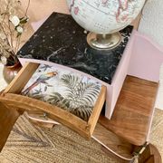 Chevet style Art Déco en bois peint en rose poudré