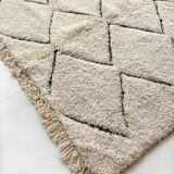 Moroccan Berber carpet blessed ouarain ecru with black diamonds engraved 325x200cm