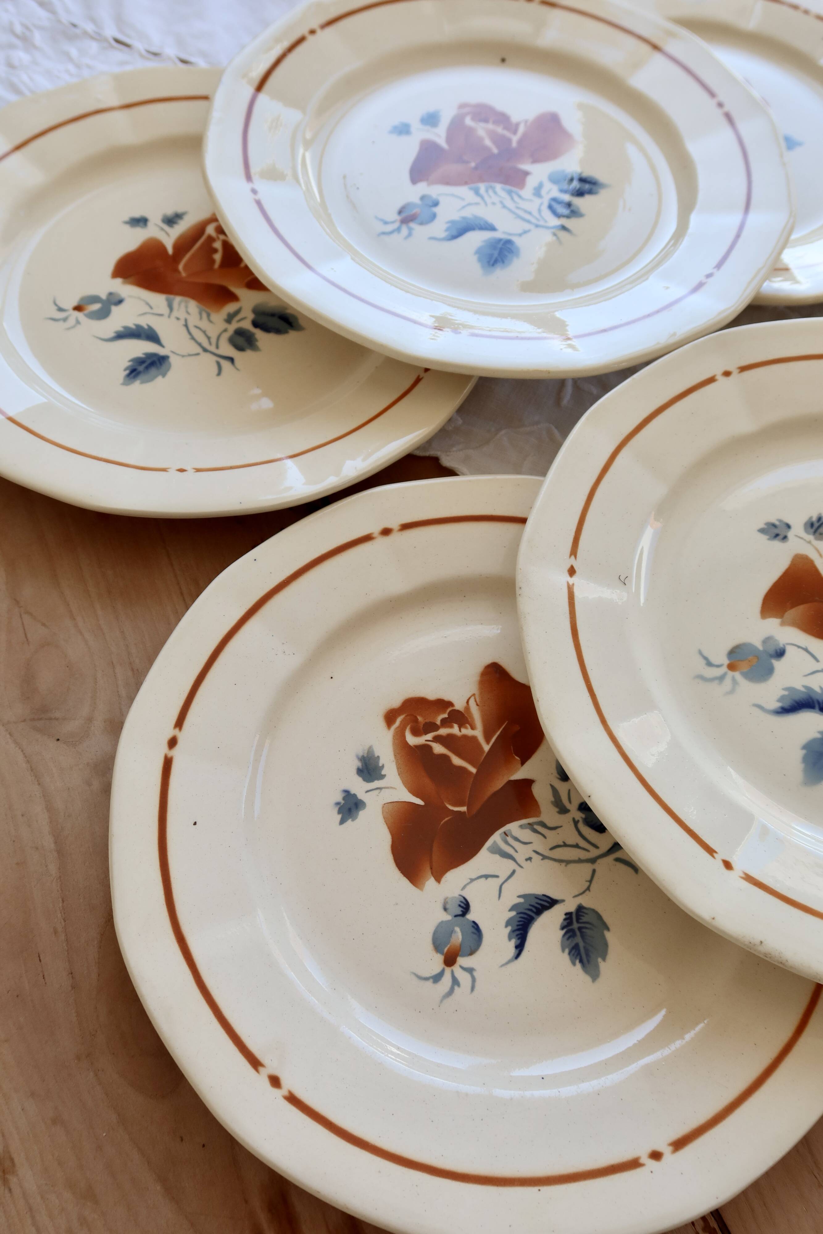 6 vintage flat plates from Sarreguemines - Rose pattern