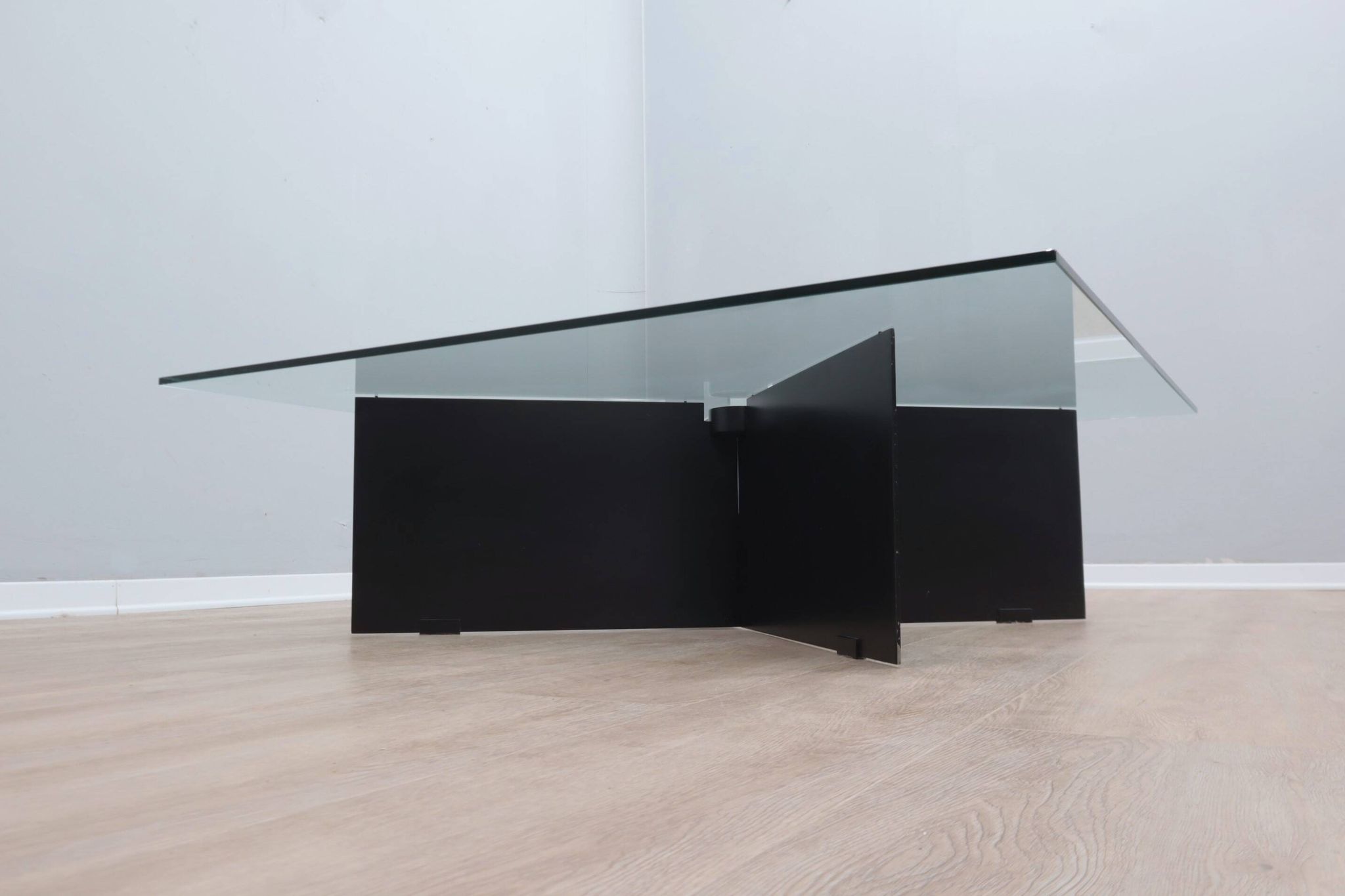 Grande table basse des années 80, design personnalisé par Helg & Albini Studio