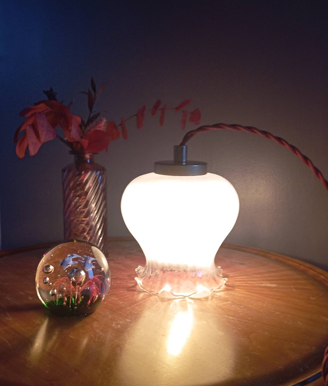 White opaline portable lamp, retro chic