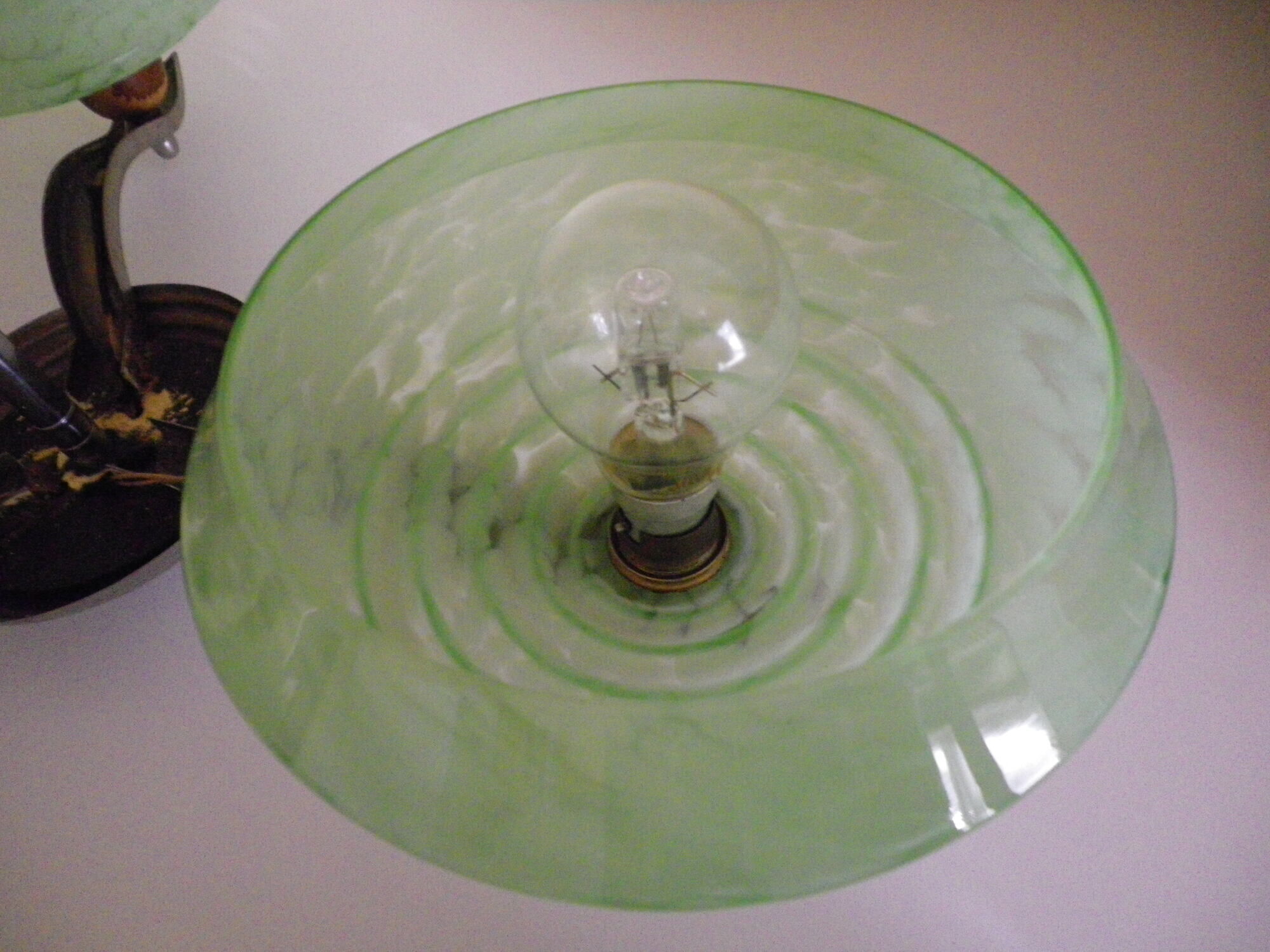 Lustre en opaline des années 1960