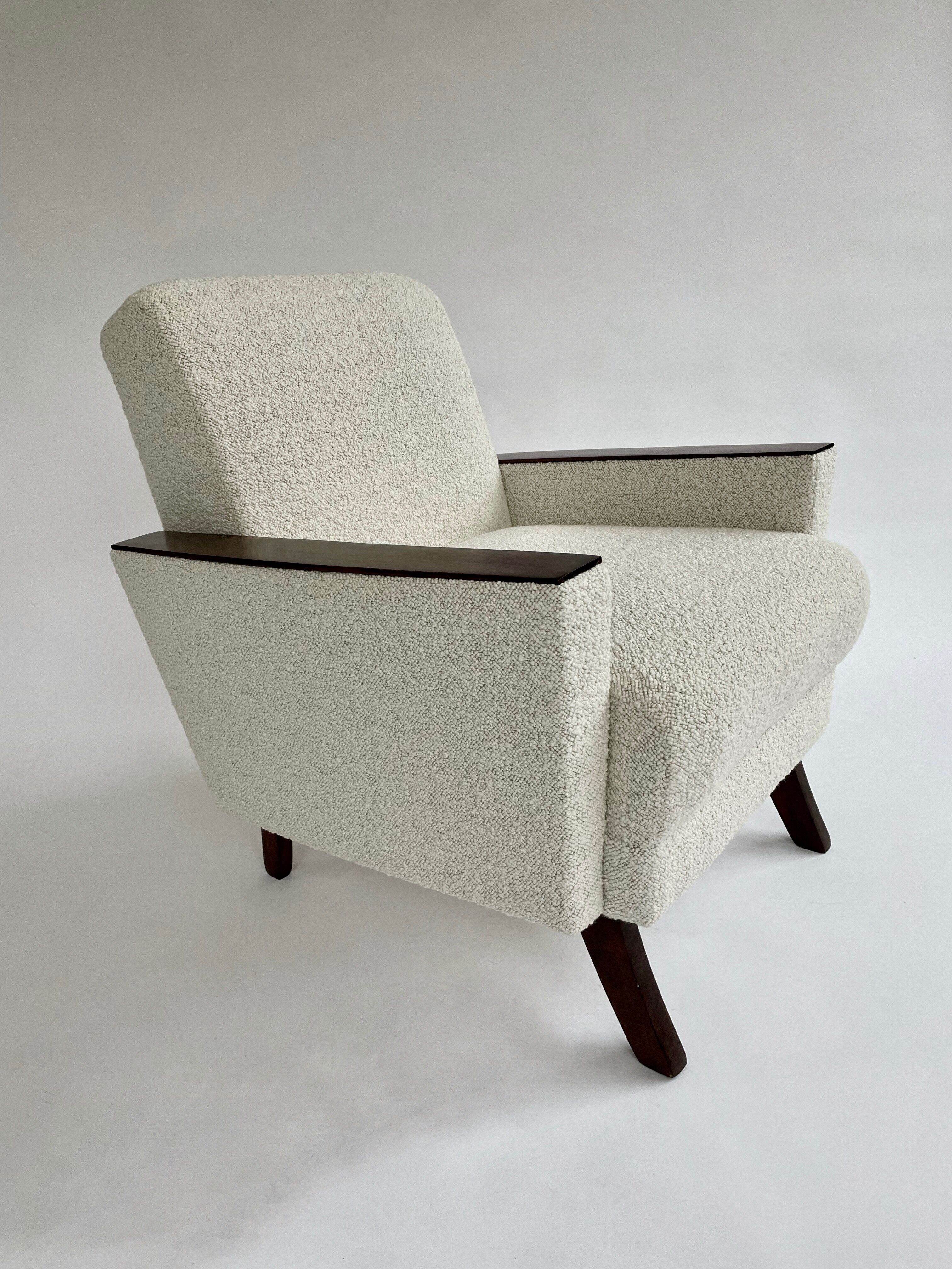 Cube armchair in wool buckle