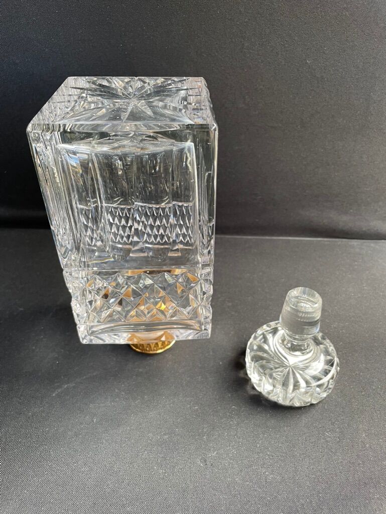 Alcohol decanter in blown and cut crystal Empire style XXth