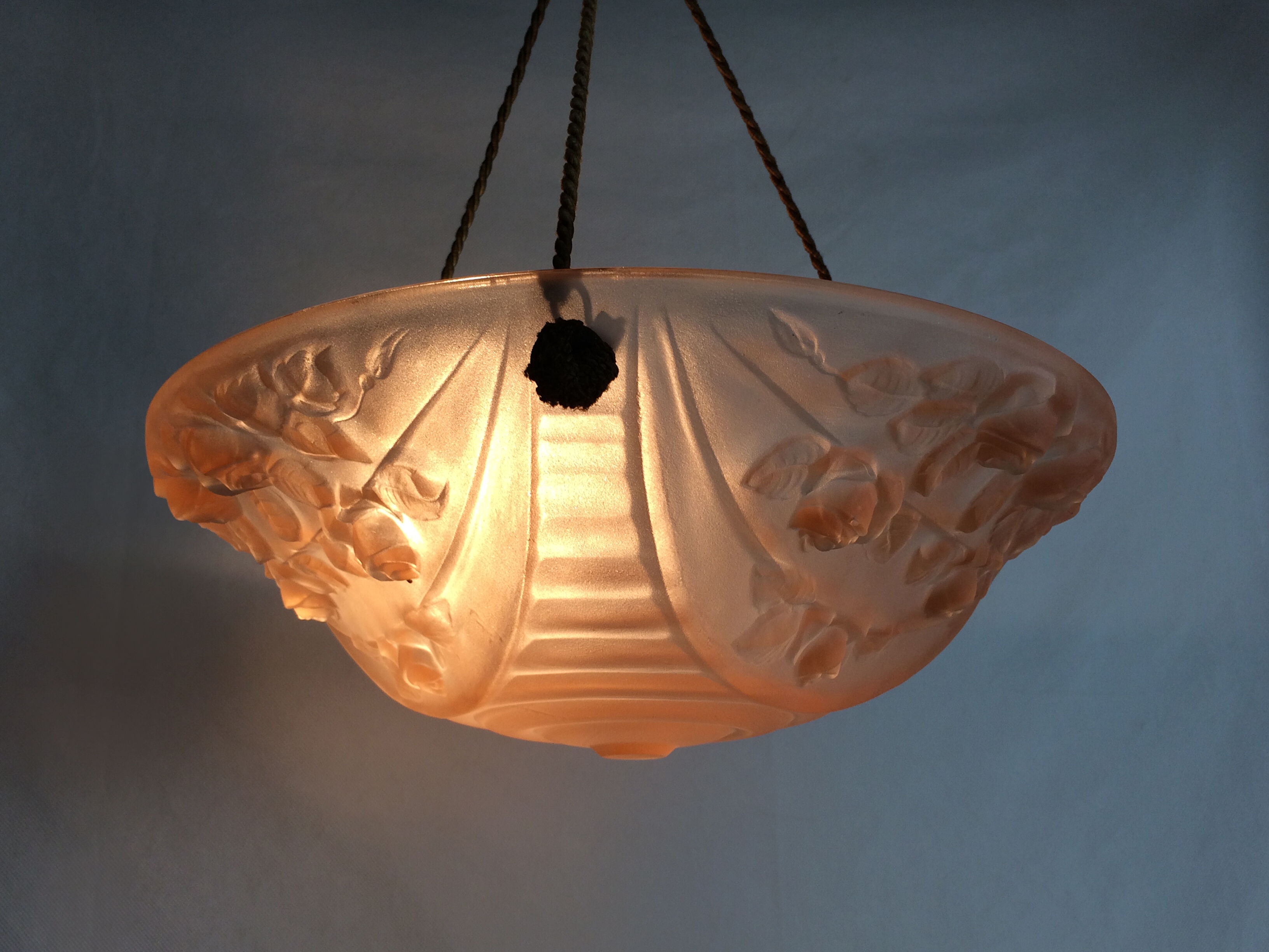 Suspension pink cavasque Art Deco 1 Fire, in glass paste. Year 30