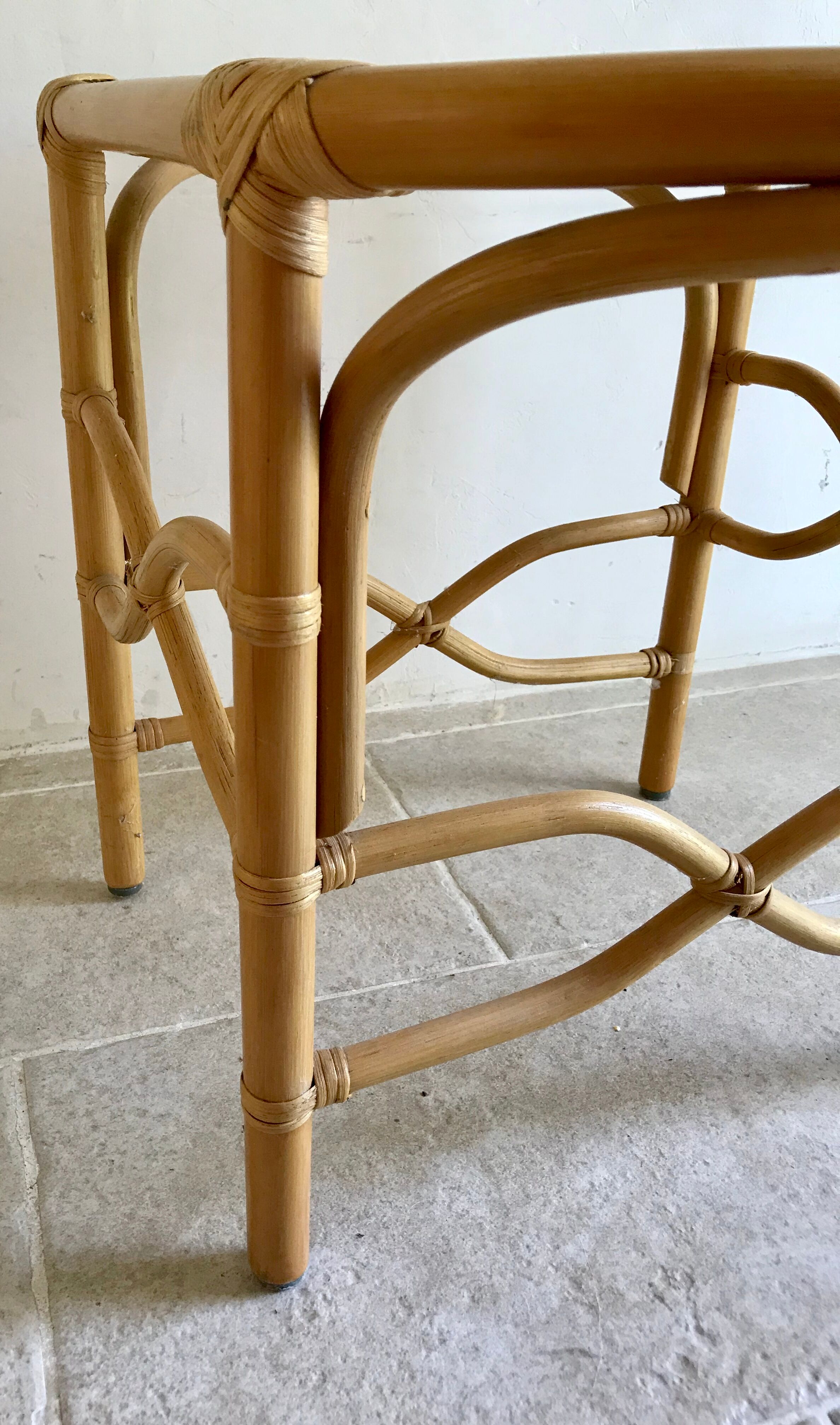 Table d’appoint vintage en rotin