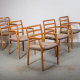 Fauteuils JL Moller modèle 68 en chêne avec tissu d'origine. Fabriqués au Danemark vers 1990.