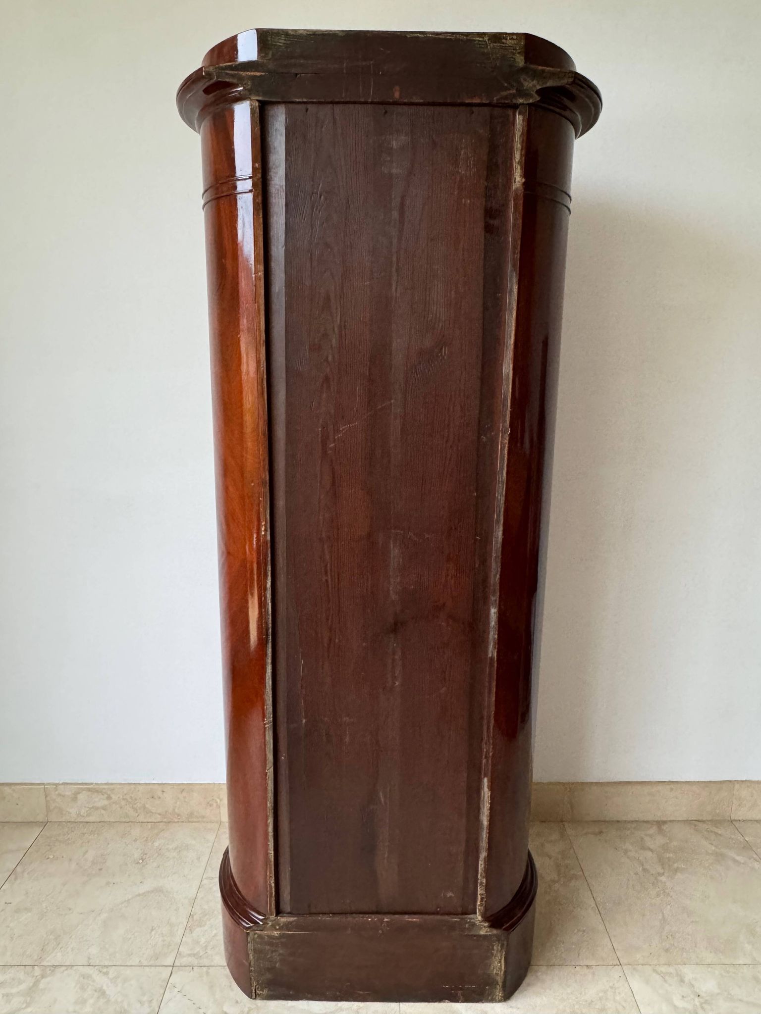 Somno “Column” or Cylindrical Cabinet, in flamed mahogany, Copenhagen, 1830-1840